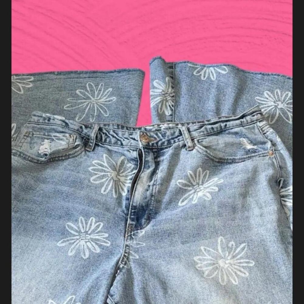 Wild Fable Daisy Print Flare Jeans